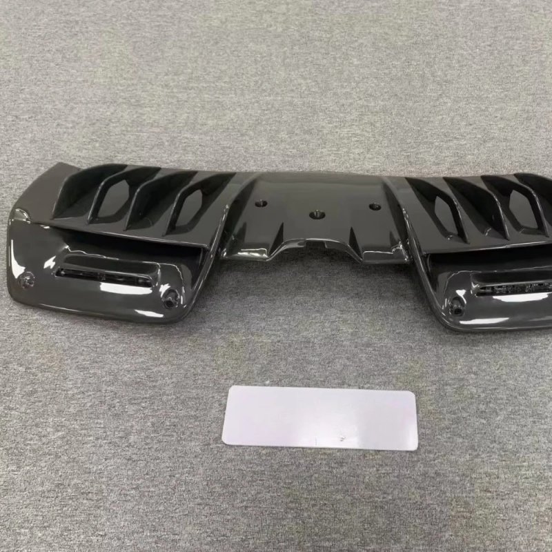 High Quality Fast Delivery Whole Sale Price Dry Carbon Fiber OEM Rear Diffuser Body Kits for  SF90